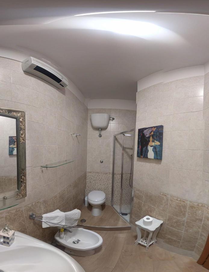 Napoli Porta Di Mare Bed & Breakfast Bagian luar foto