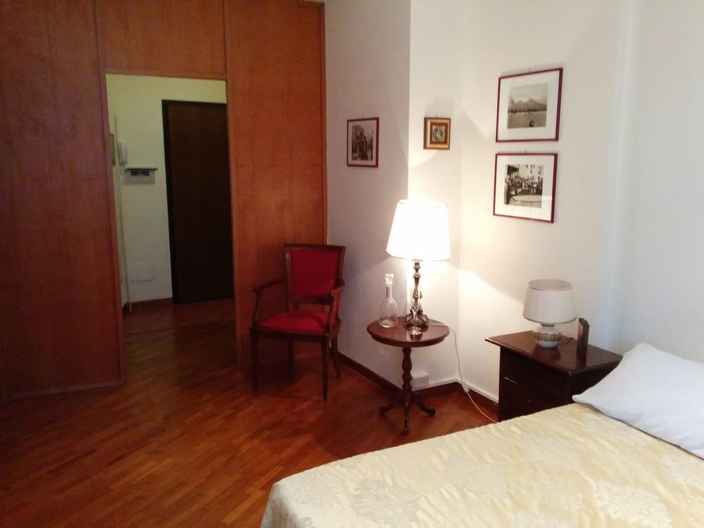 Napoli Porta Di Mare Bed & Breakfast Ruang foto
