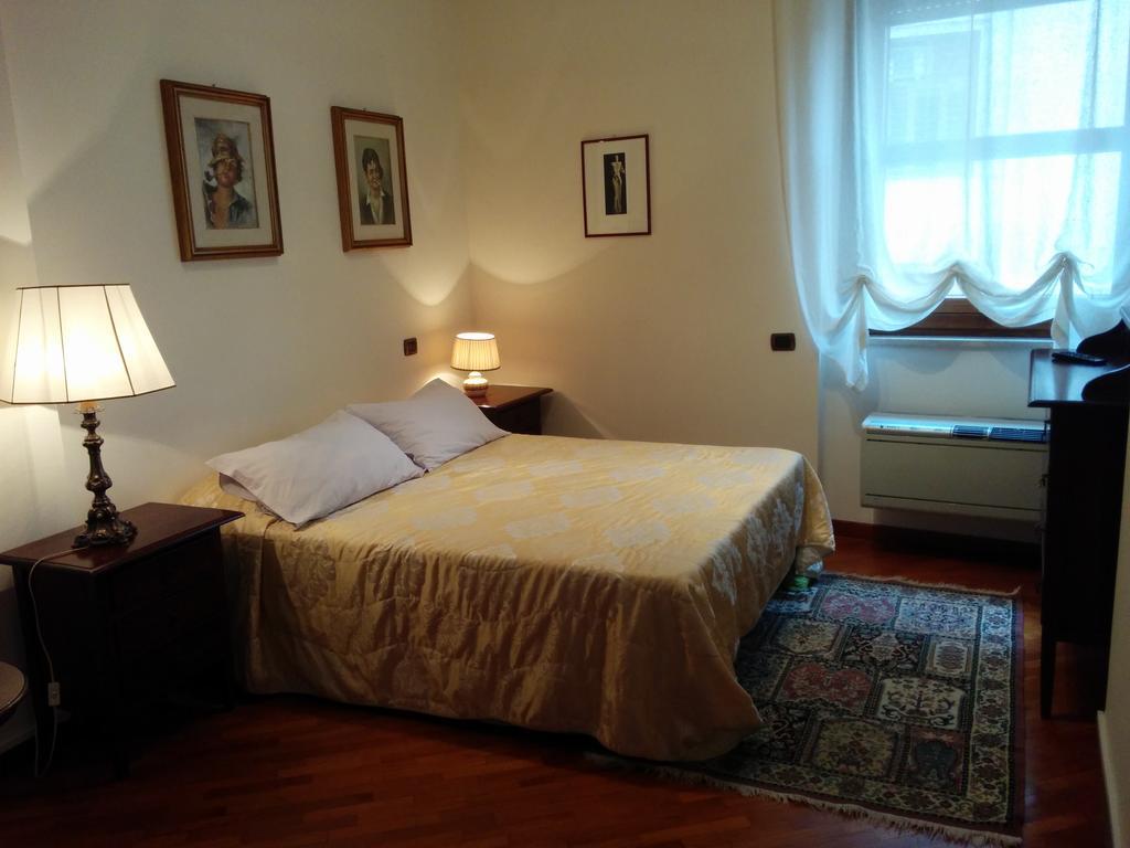 Napoli Porta Di Mare Bed & Breakfast Ruang foto