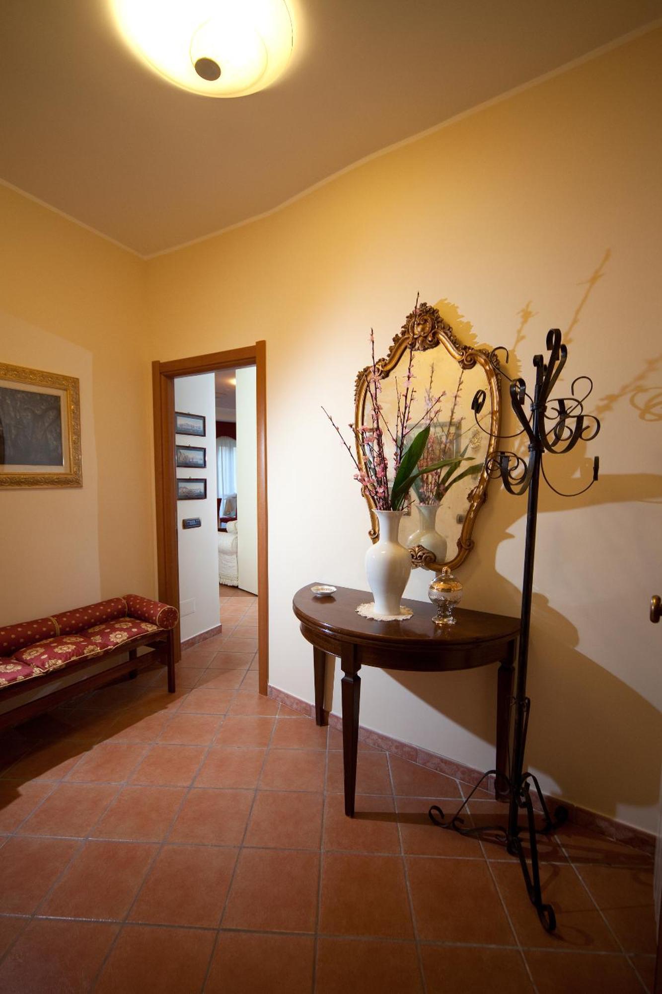 Napoli Porta Di Mare Bed & Breakfast Bagian luar foto