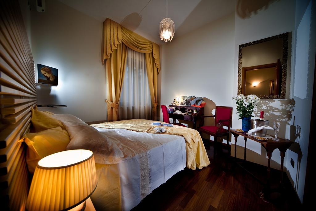 Napoli Porta Di Mare Bed & Breakfast Ruang foto